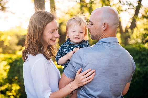 family photo in front of niagara falls